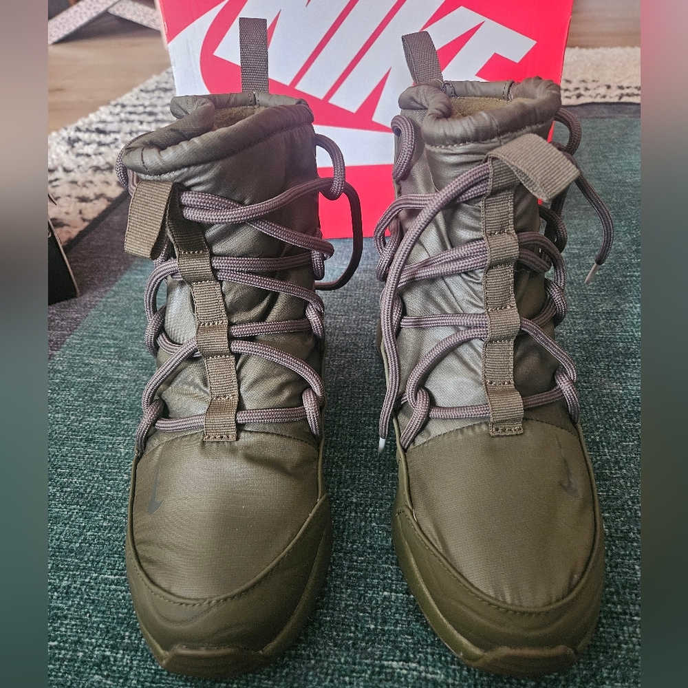 Nike Tanjun High Rise Olive Canvas